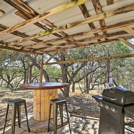 Riverfront Pipe Creek Home With Kayaks And Grill! エクステリア 写真