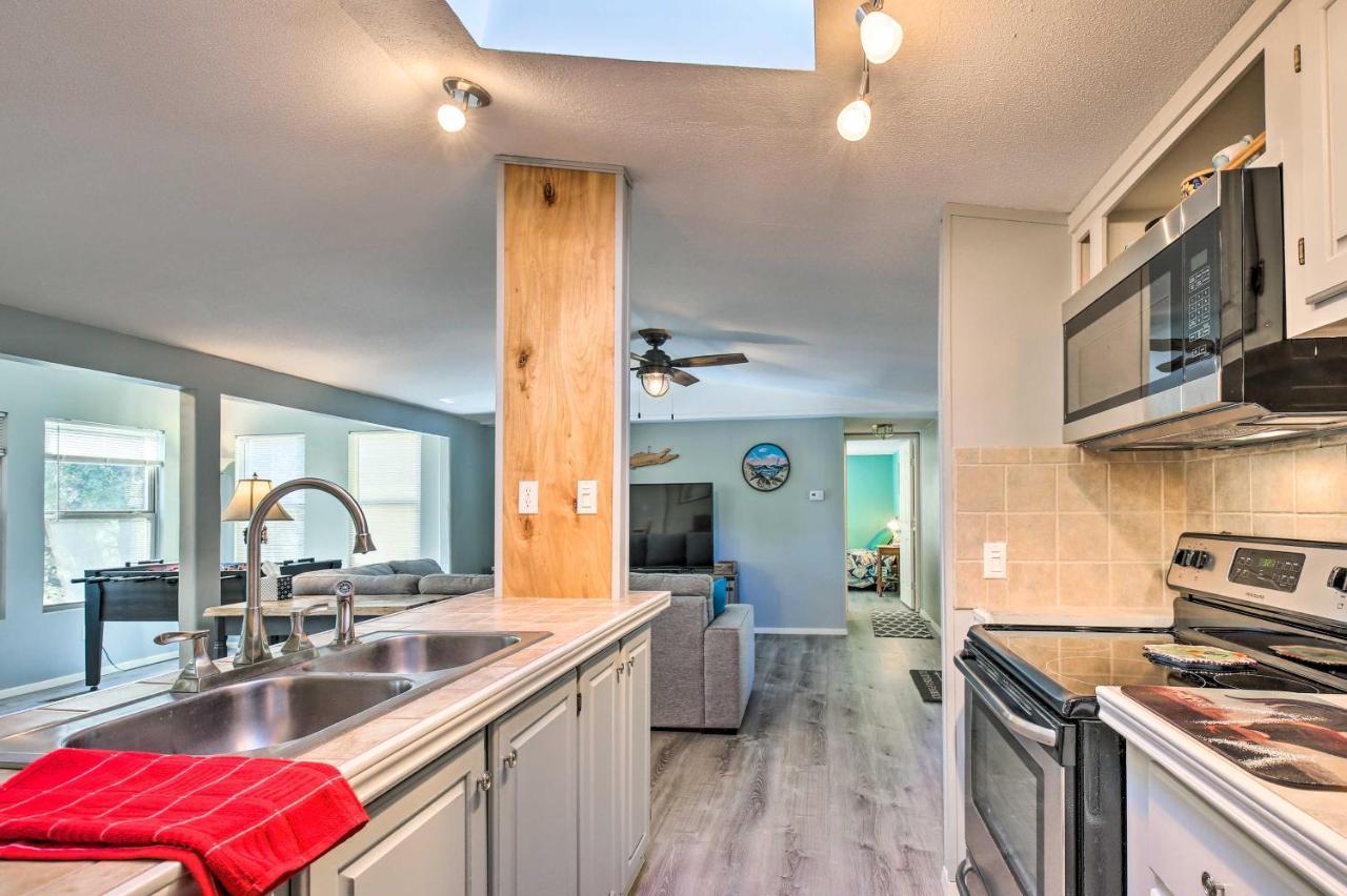 Riverfront Pipe Creek Home With Kayaks And Grill! エクステリア 写真