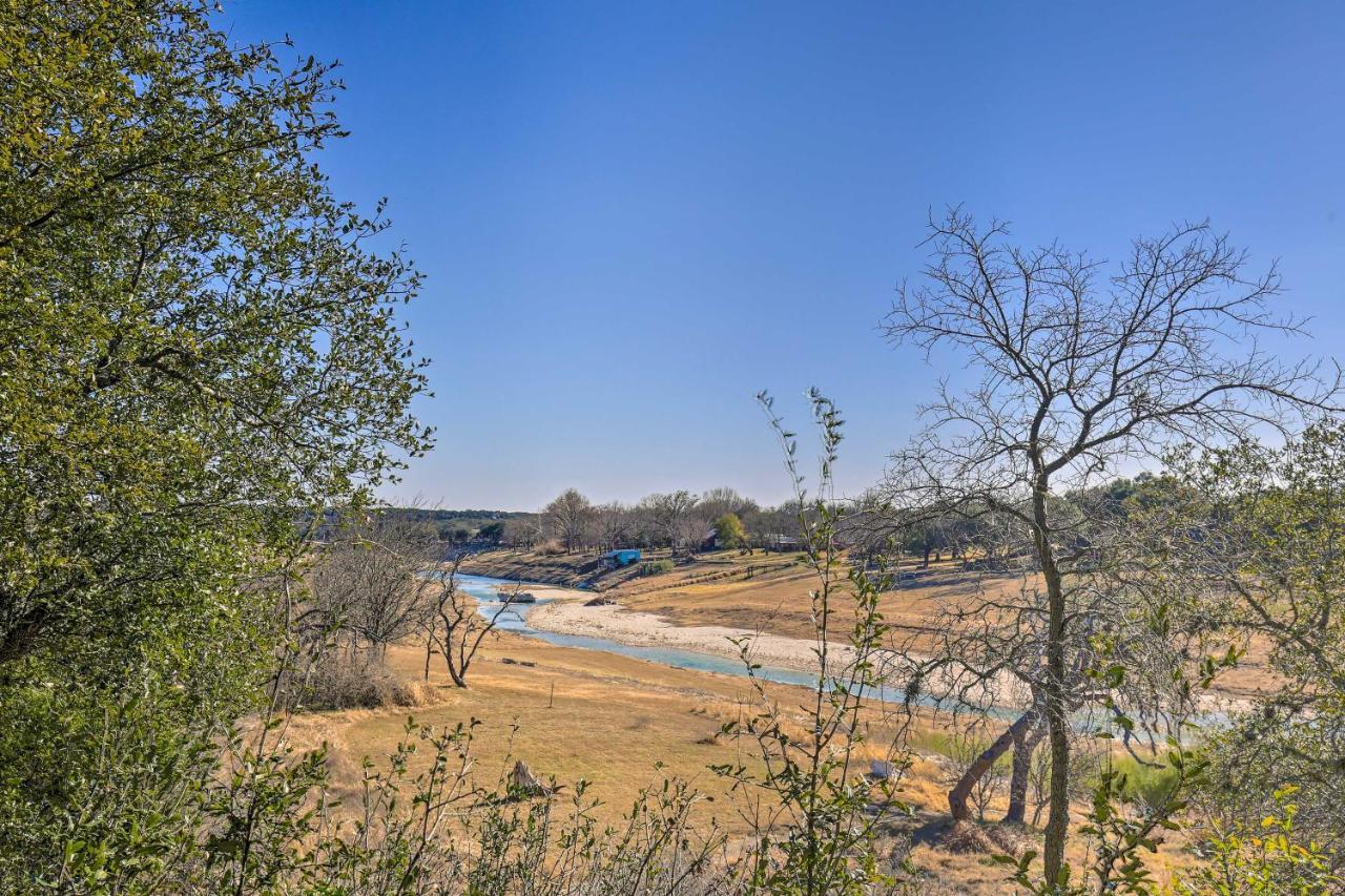 Riverfront Pipe Creek Home With Kayaks And Grill! エクステリア 写真